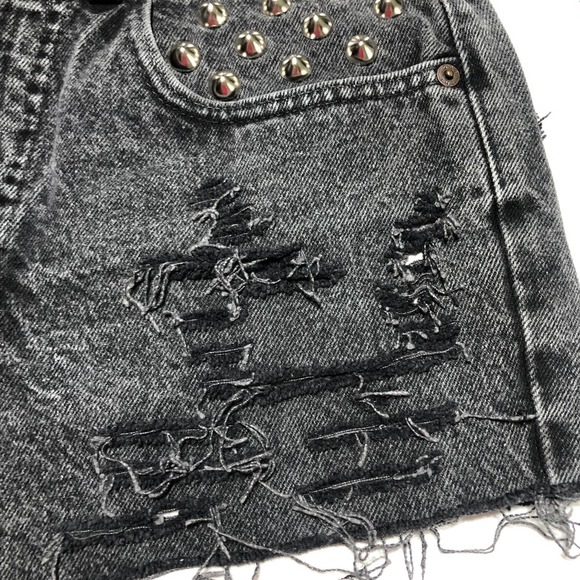 Gap Denim (31) VINTAGE 90s Black Easy Fit Floral Patch Studd Cut Off Jean Shorts - Picture 9 of 11